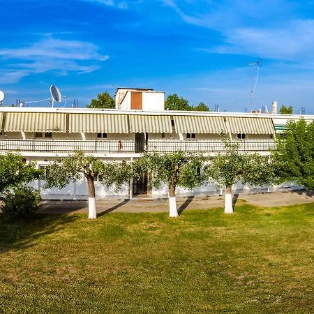 Michalos Apartments Paralia Skotinis Exterior photo